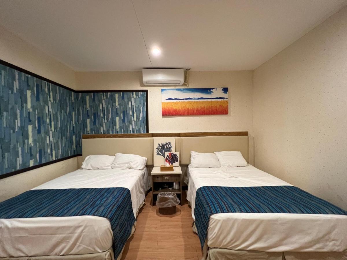 Saipan Well House Hotel Bagian luar foto