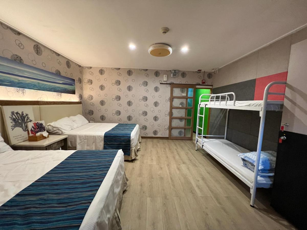 Saipan Well House Hotel Bagian luar foto