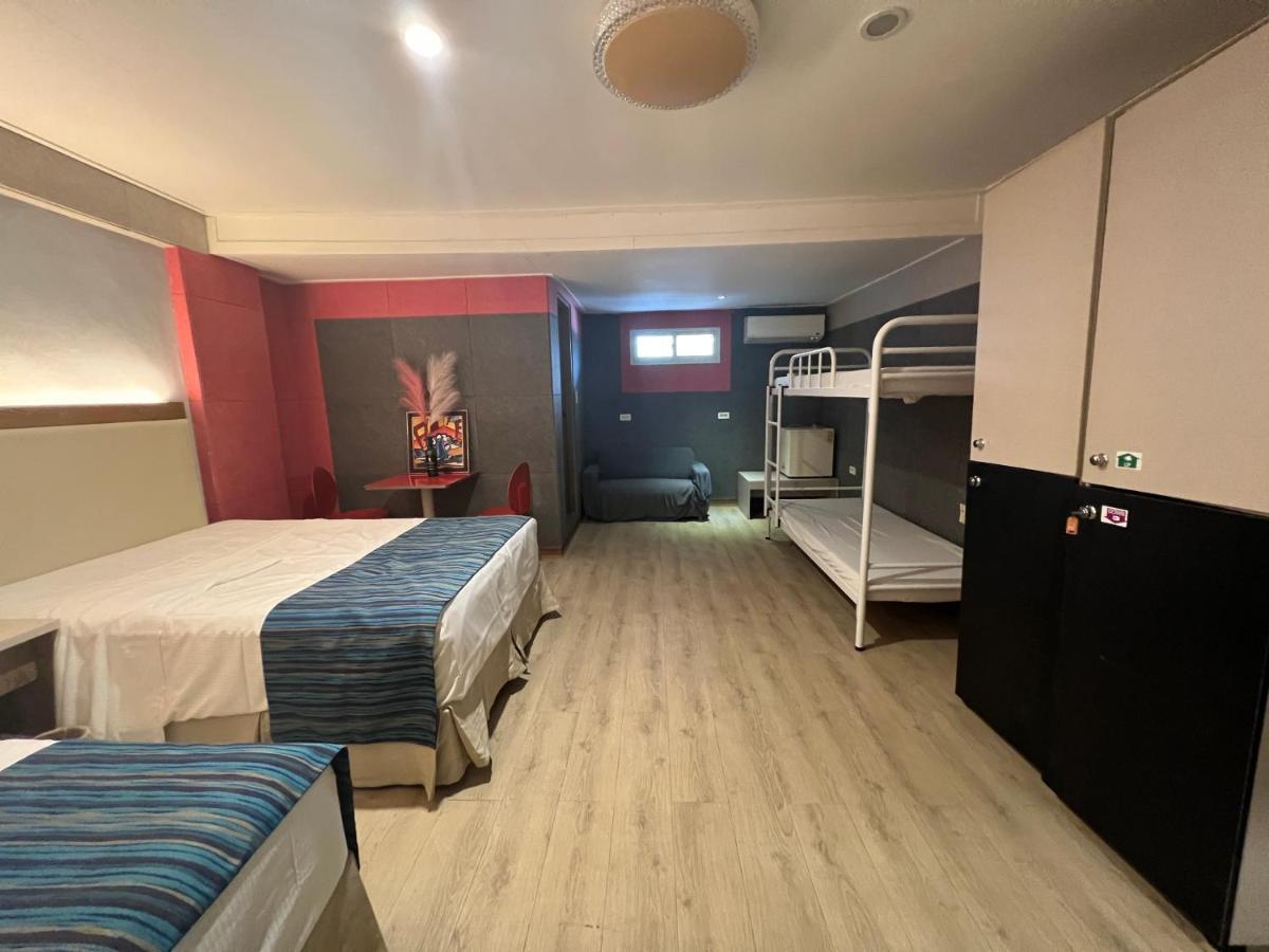 Saipan Well House Hotel Bagian luar foto