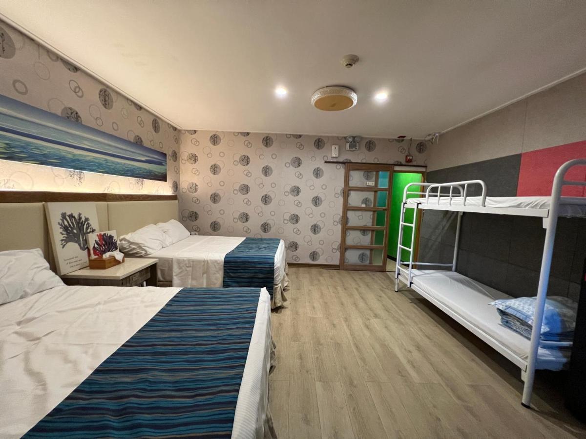 Saipan Well House Hotel Bagian luar foto