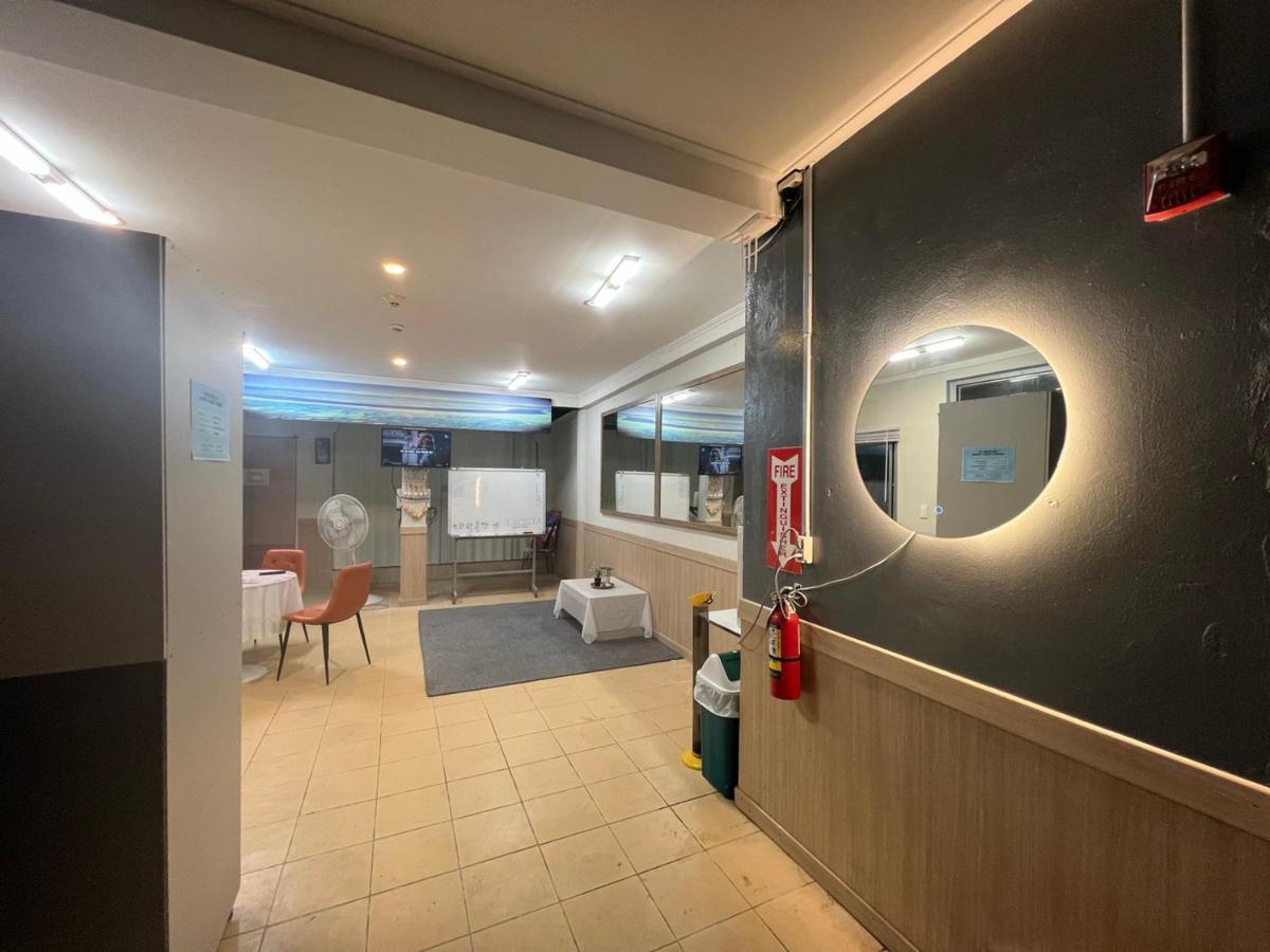 Saipan Well House Hotel Bagian luar foto