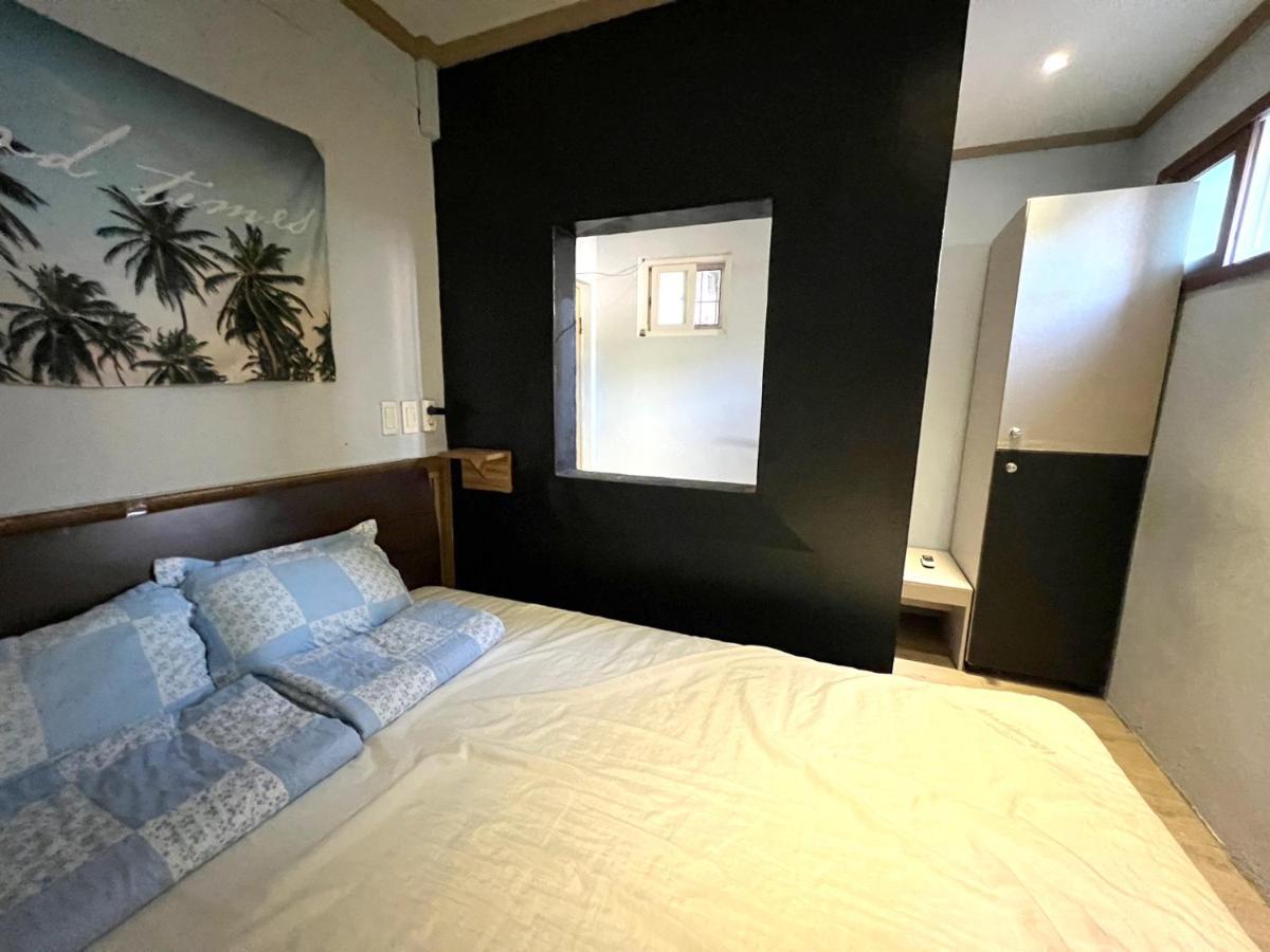 Saipan Well House Hotel Bagian luar foto