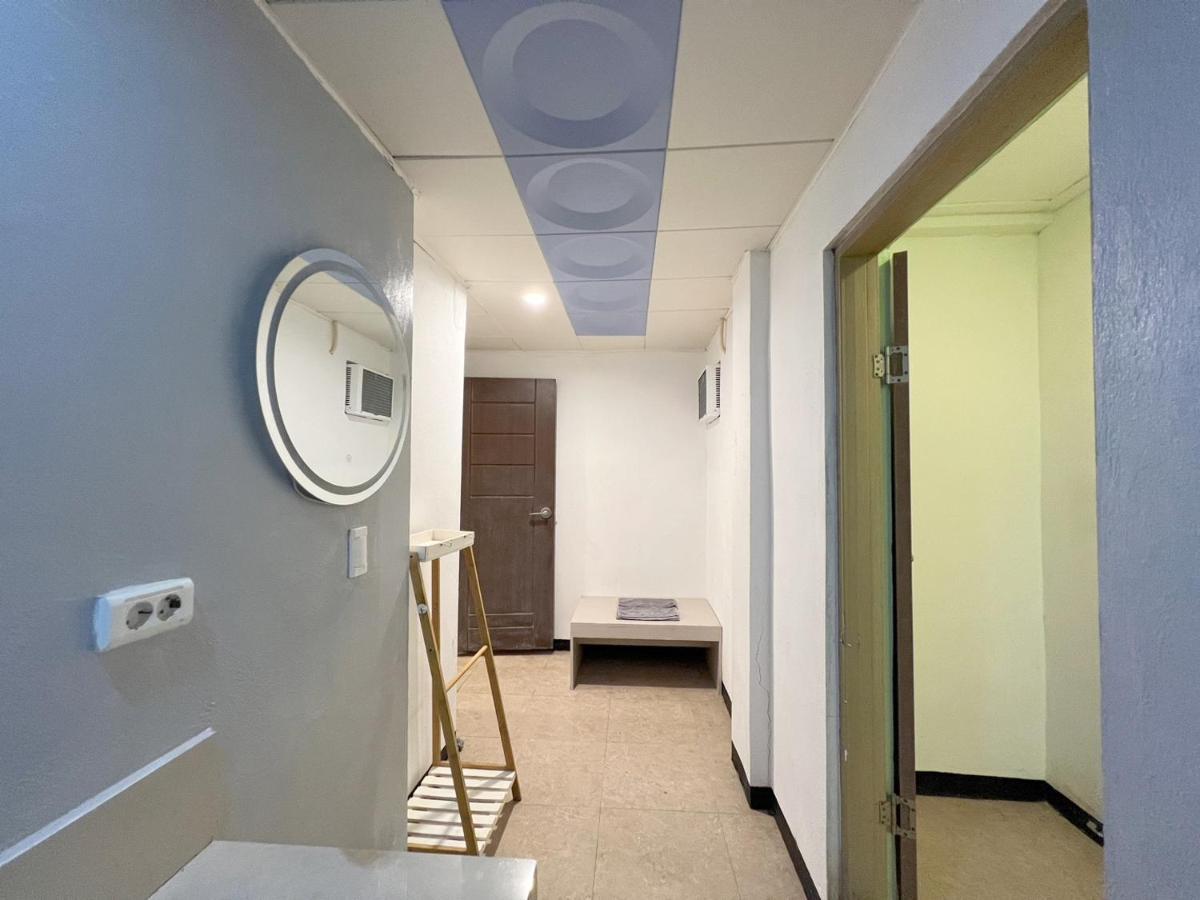 Saipan Well House Hotel Bagian luar foto