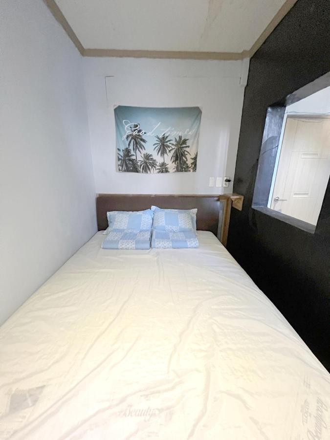 Saipan Well House Hotel Bagian luar foto