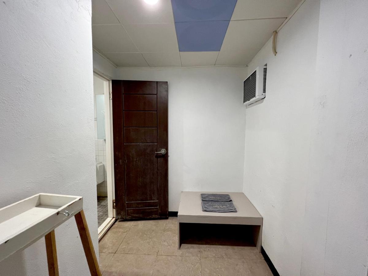 Saipan Well House Hotel Bagian luar foto