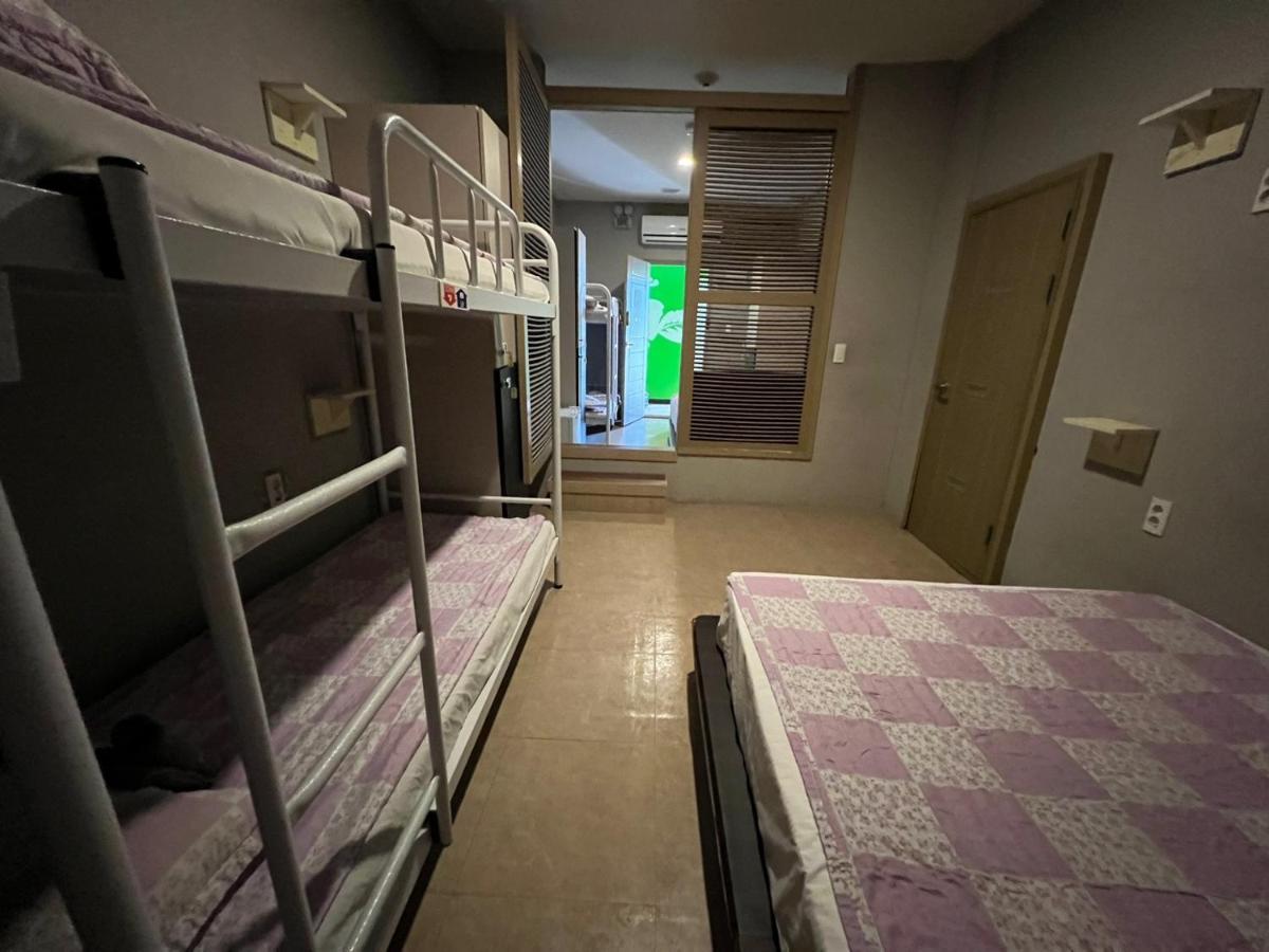 Saipan Well House Hotel Bagian luar foto