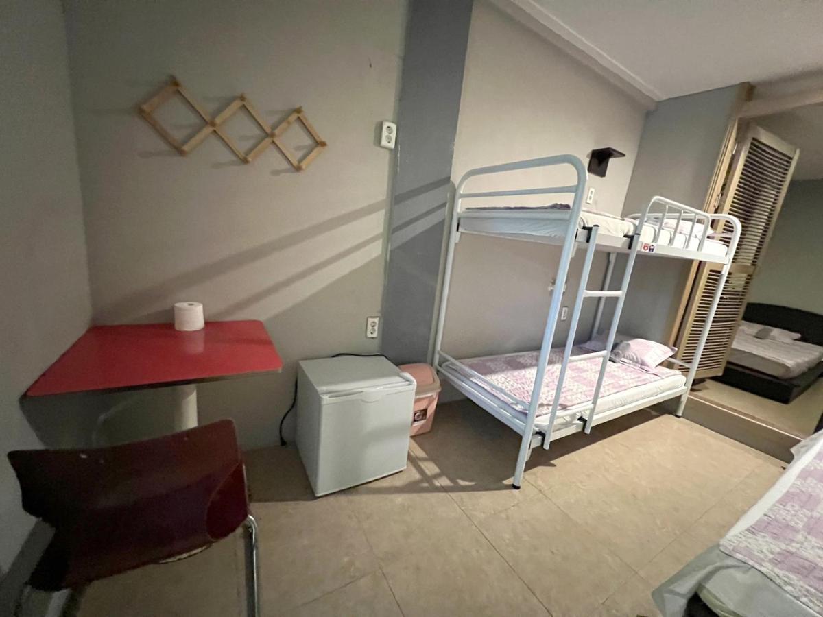 Saipan Well House Hotel Bagian luar foto