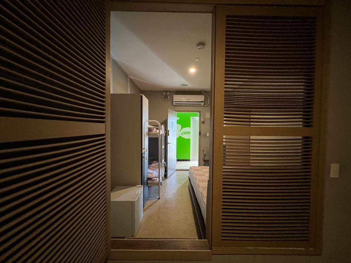Saipan Well House Hotel Bagian luar foto