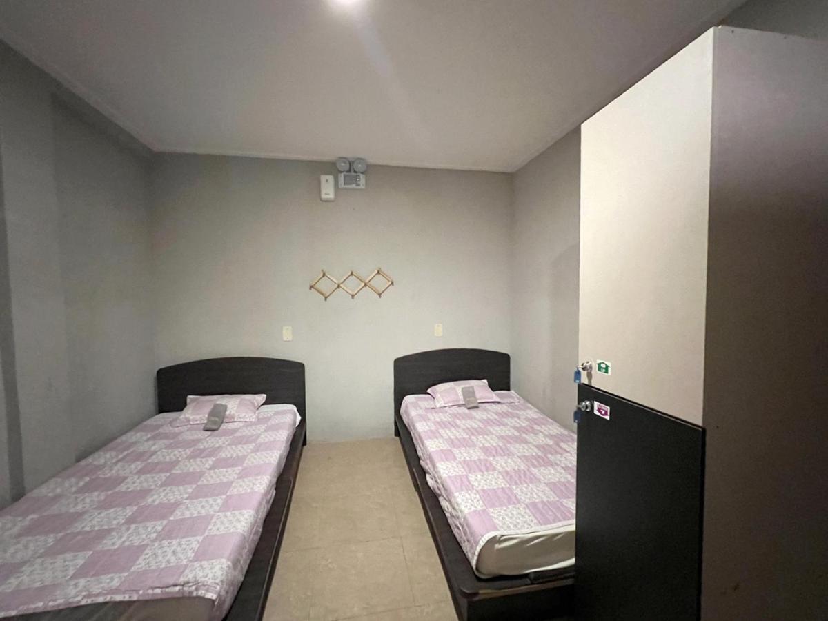 Saipan Well House Hotel Bagian luar foto