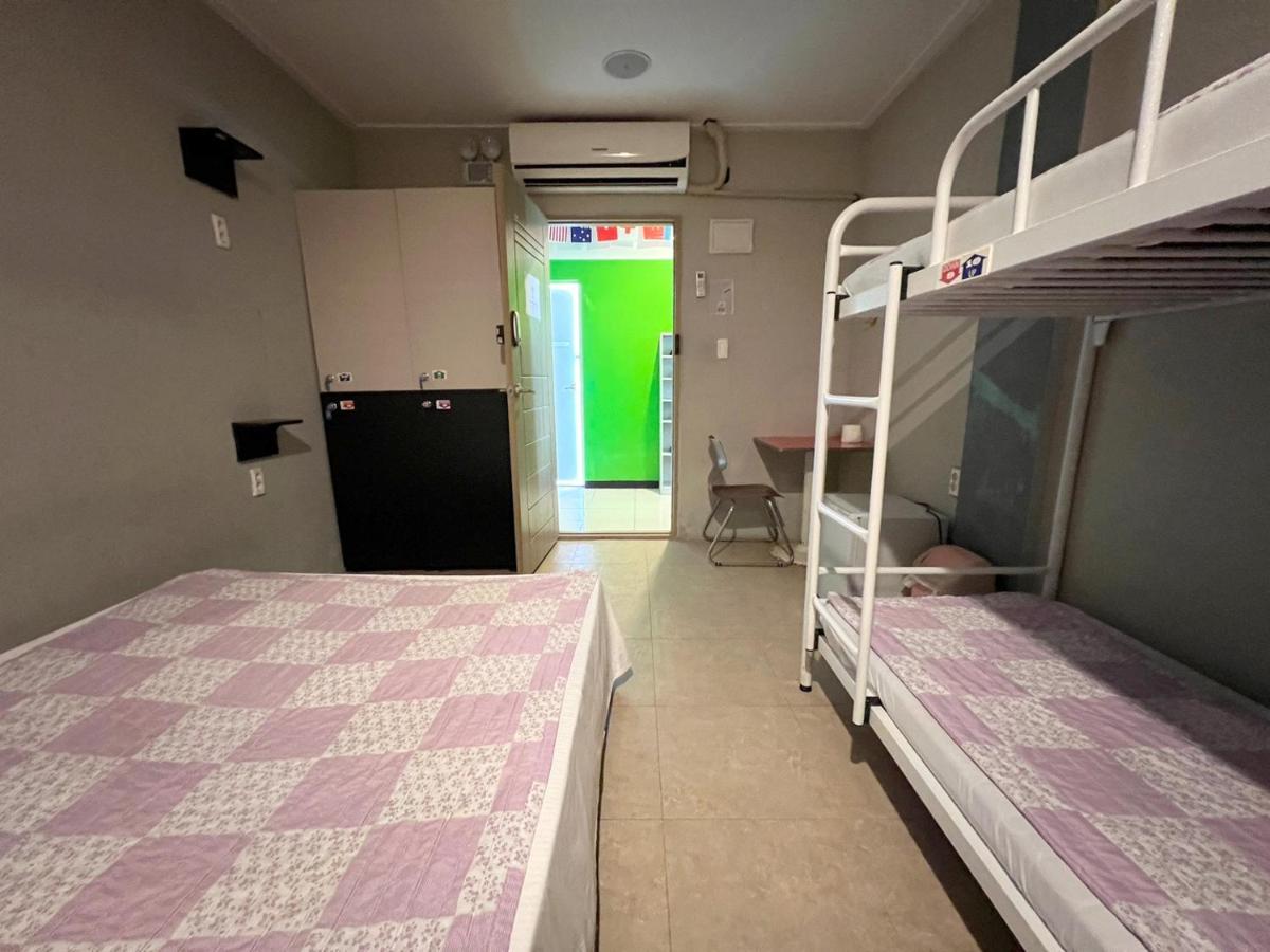 Saipan Well House Hotel Bagian luar foto