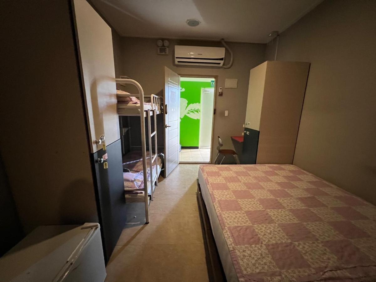 Saipan Well House Hotel Bagian luar foto