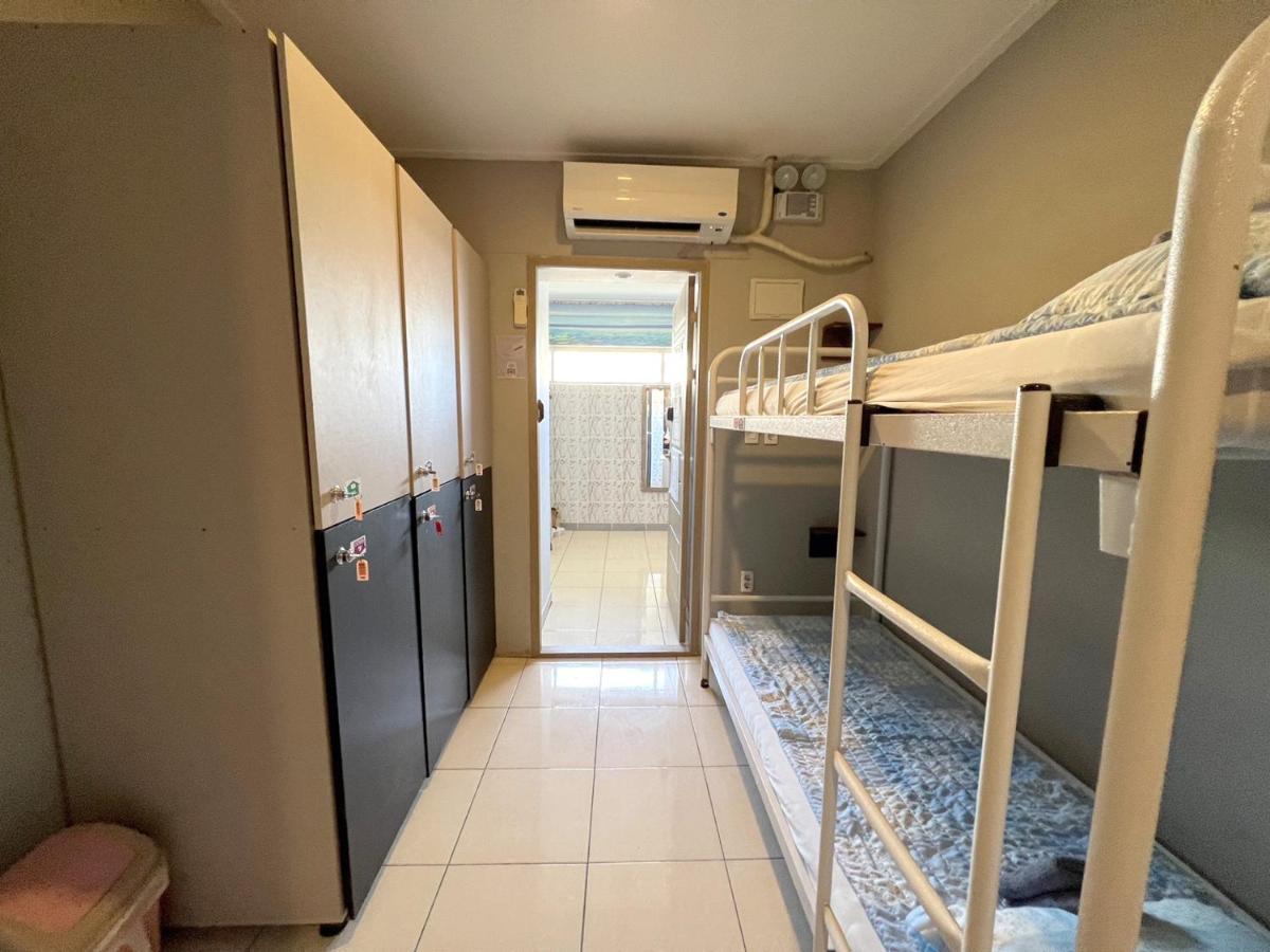 Saipan Well House Hotel Bagian luar foto