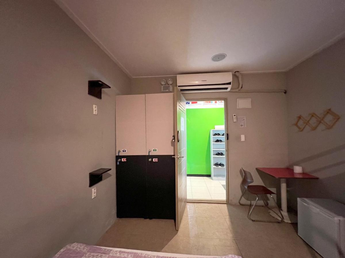 Saipan Well House Hotel Bagian luar foto